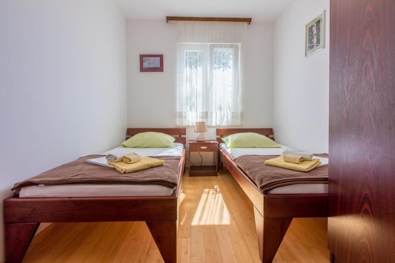 Apartments Robic Селце Екстер'єр фото