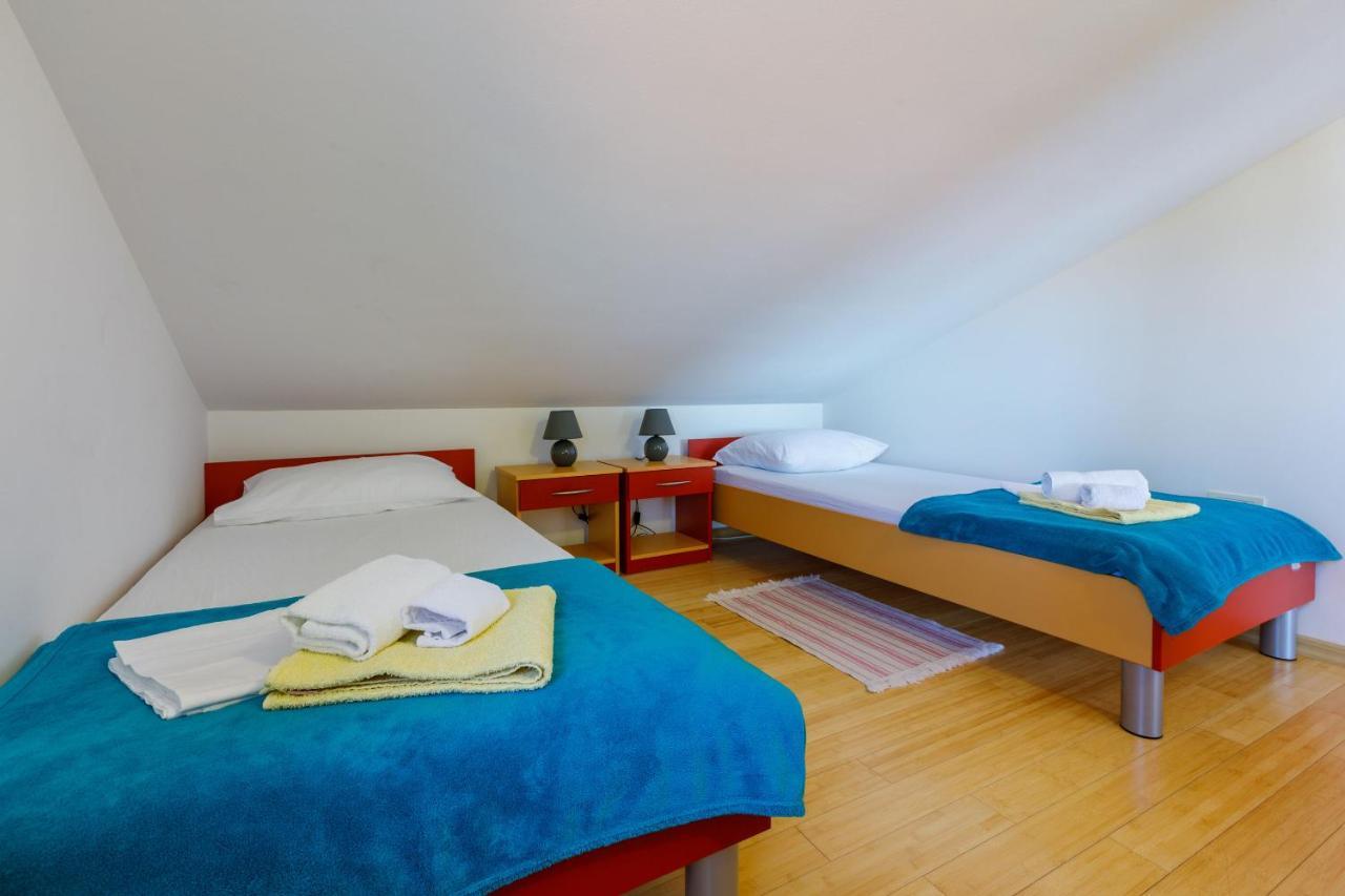 Apartments Robic Селце Екстер'єр фото