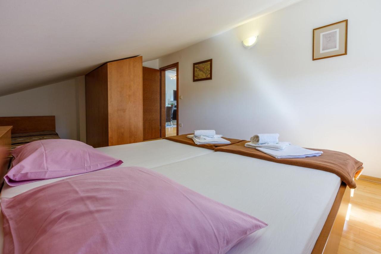 Apartments Robic Селце Екстер'єр фото